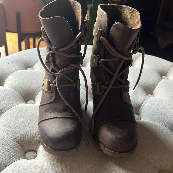 Sorel Joan of Arctic Snow Boots - Picture 2 of 4